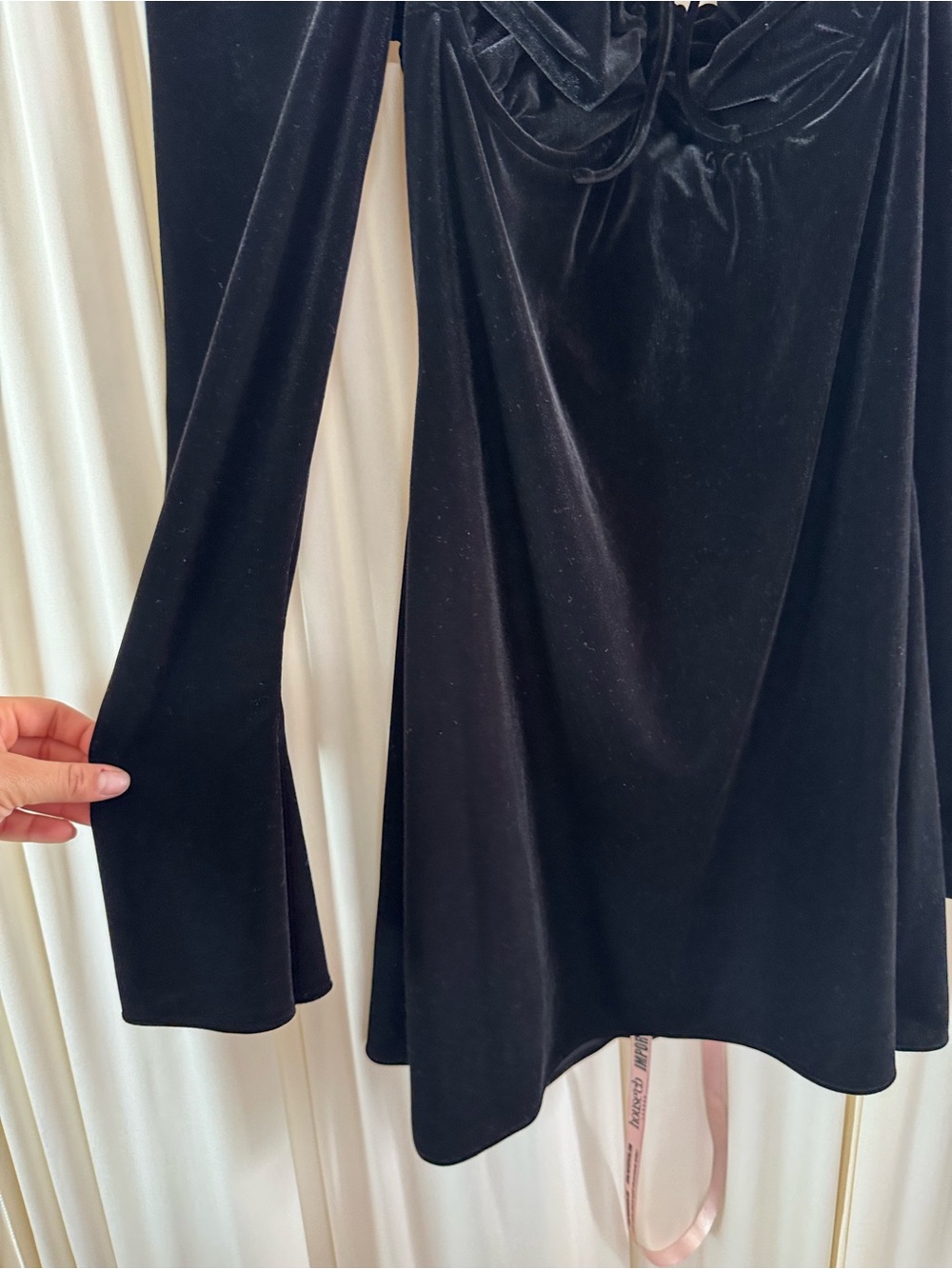 House of CB Black Velvet Halter Long-Sleeve Mini Dress Sweetheart Neckline Flare - Picture 8 of 13